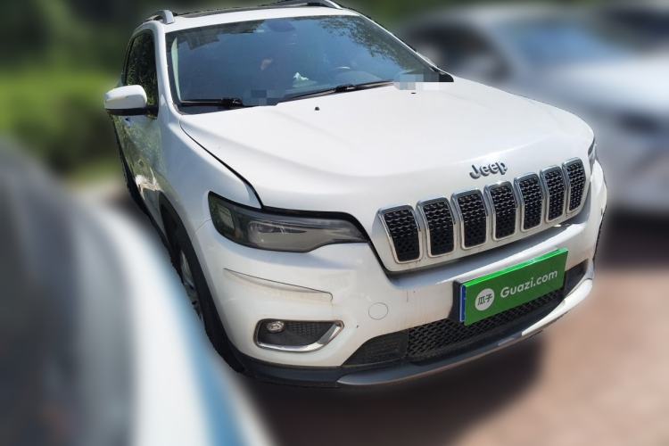 Used Jeep Cherokee 2019 2.0T Two-Wheel Drive Smart Enjoyment Version China VI Front Right 45 Deg
