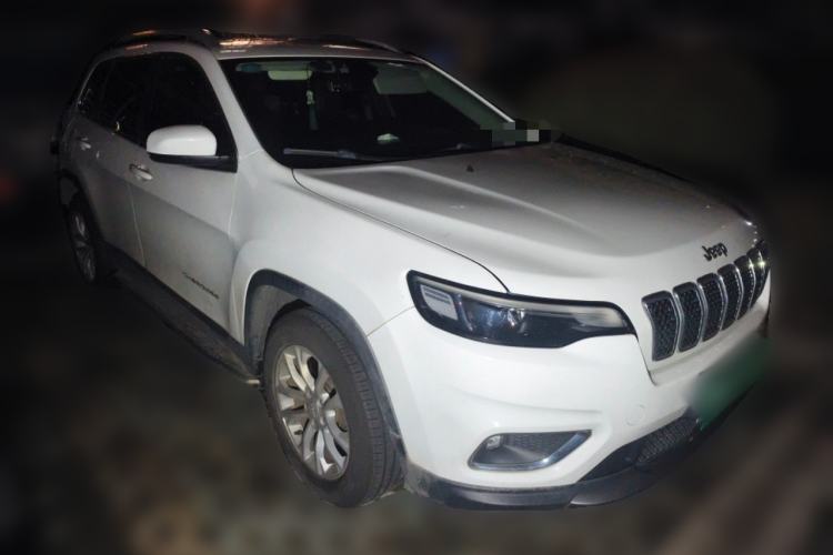 Used Jeep Cherokee 2019 2.0T Two-Wheel Drive Smart Enjoyment Version China V Front Right 45 Deg