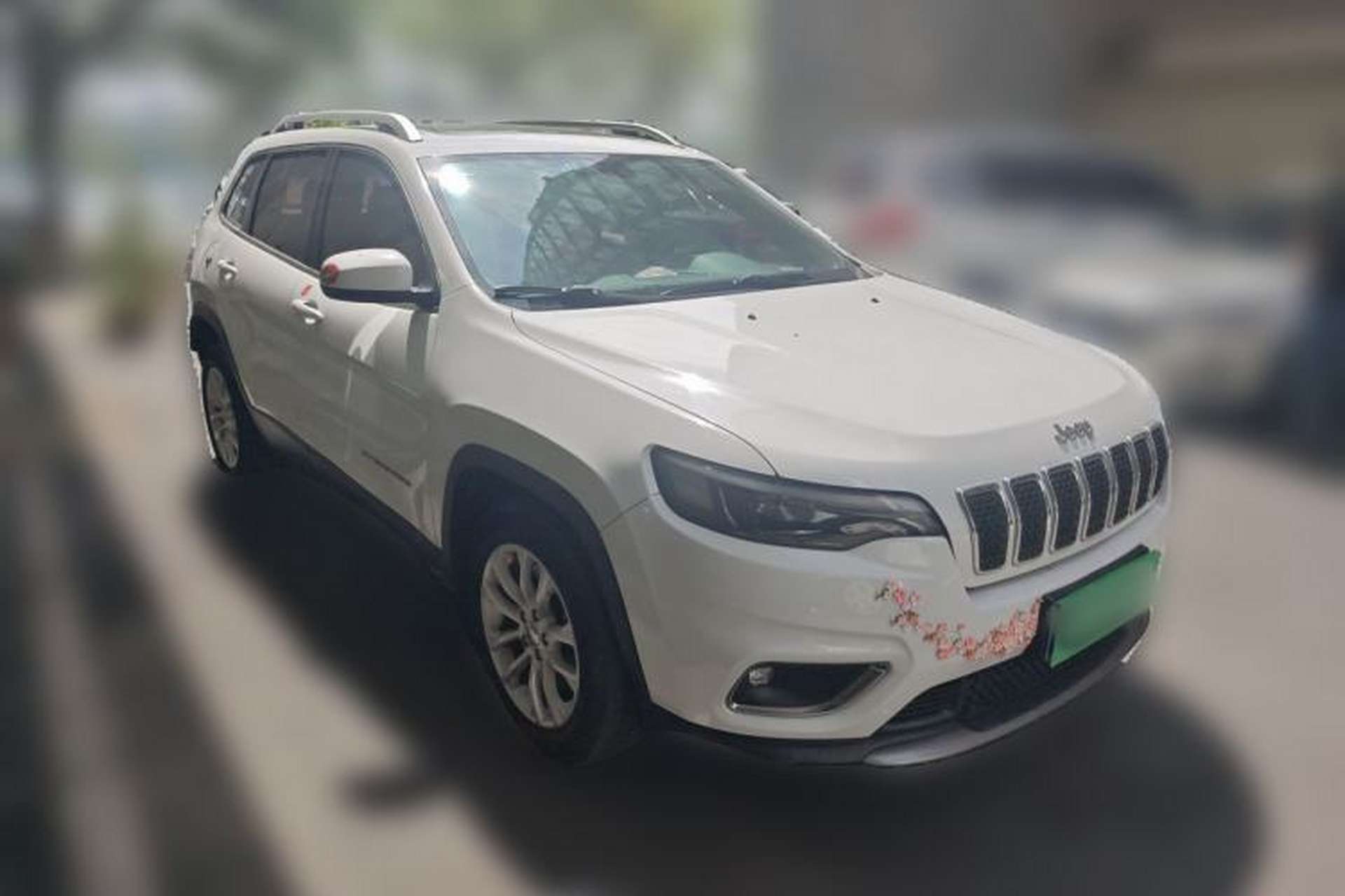 Used Jeep Cherokee 2019 2.0L Two-Wheel Drive Premium Edition China V Emission Standard Front Right 45 Deg