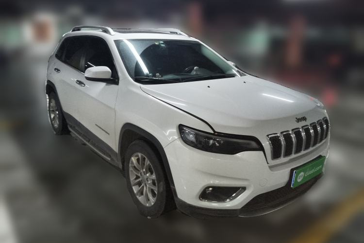 Used Jeep Cherokee 2019 2.0L 2WD Premium Edition China VI Front Right 45 Deg