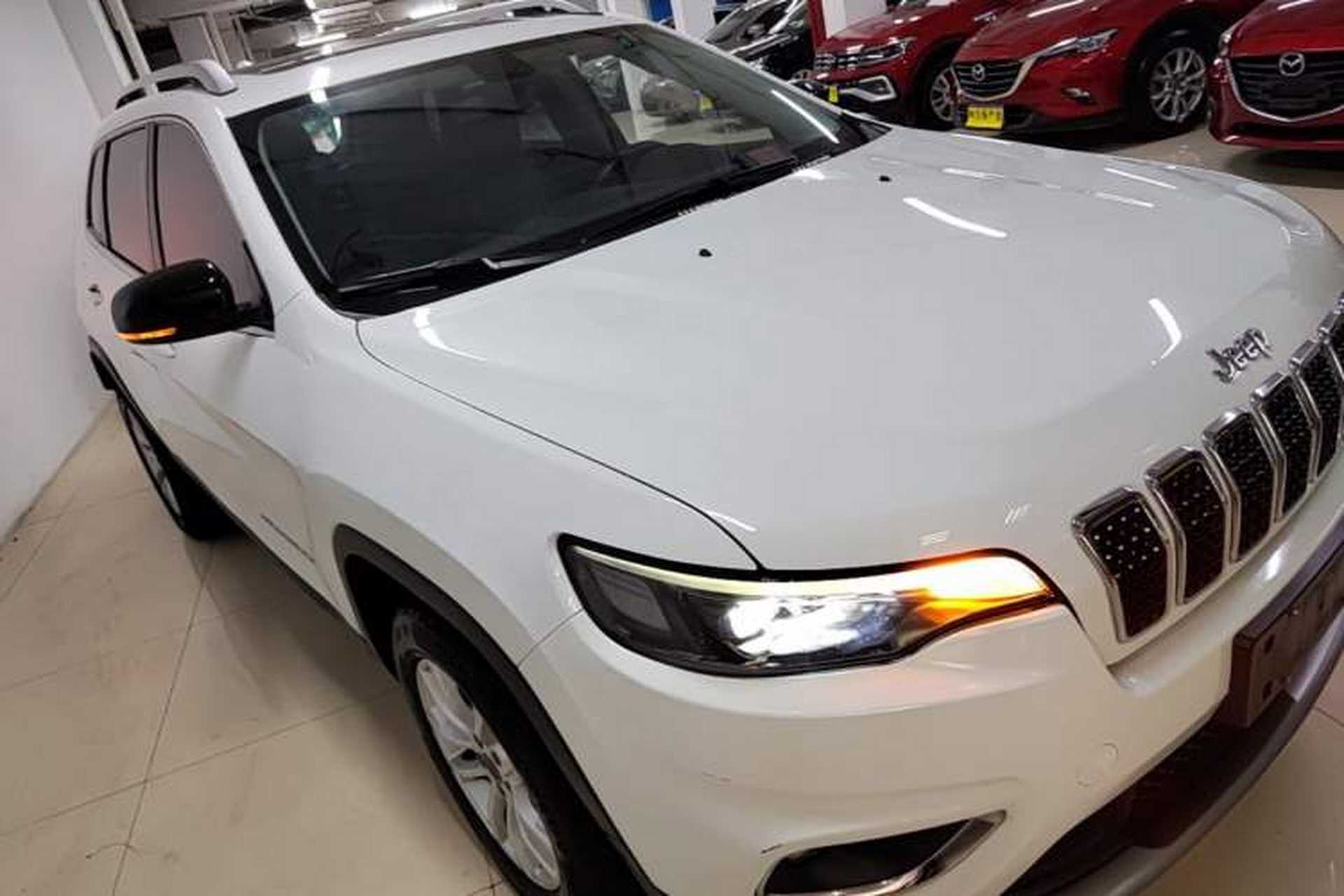 Used Jeep Cherokee 2019 2.0T Two-Wheel Drive Smart Enjoyment Version China V Front Right 45 Deg