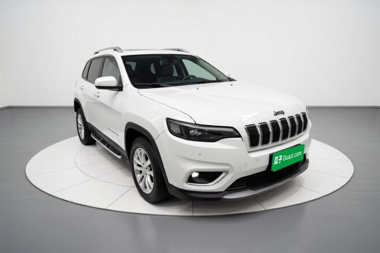 Used Jeep Cherokee 2019 2.0T Two-Wheel Drive Smart Enjoyment Version China VI Front Right 45 Deg
