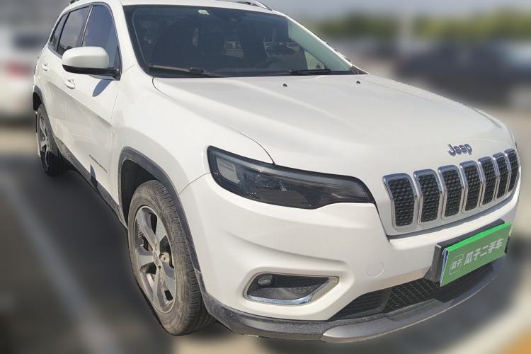 Used Jeep Cherokee 2019 2.0T Four-Wheel Drive Explorer Edition China VI Emission Standard Front Right 45 Deg