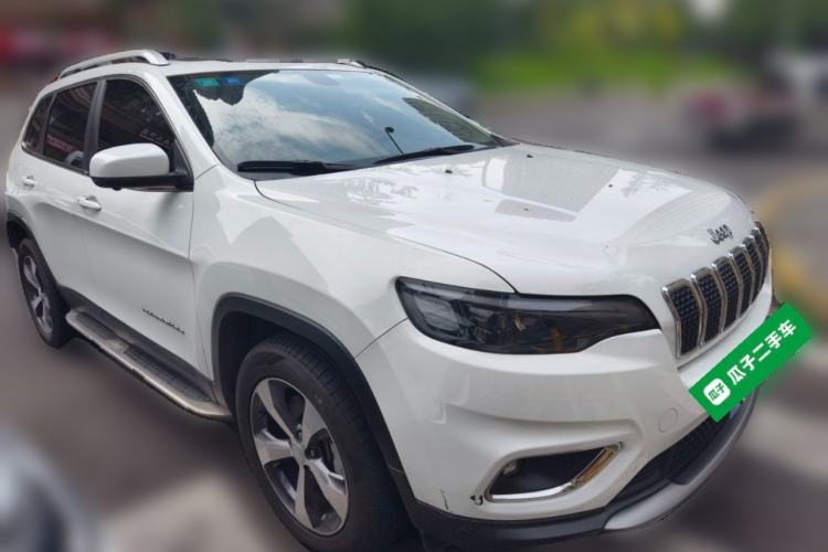 Used Jeep Cherokee 2019 2.0T Four-Wheel Drive Explorer Edition China VI Emission Standard Front Right 45 Deg