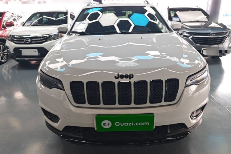 Used Jeep Cherokee 2019 2.0T Four-Wheel Drive Explorer Edition China VI Emission Standard Front