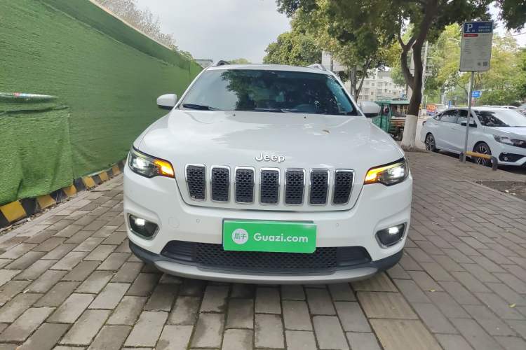 Used Jeep Cherokee 2019 2.0T Two-Wheel Drive Smart Enjoyment Version China VI Front