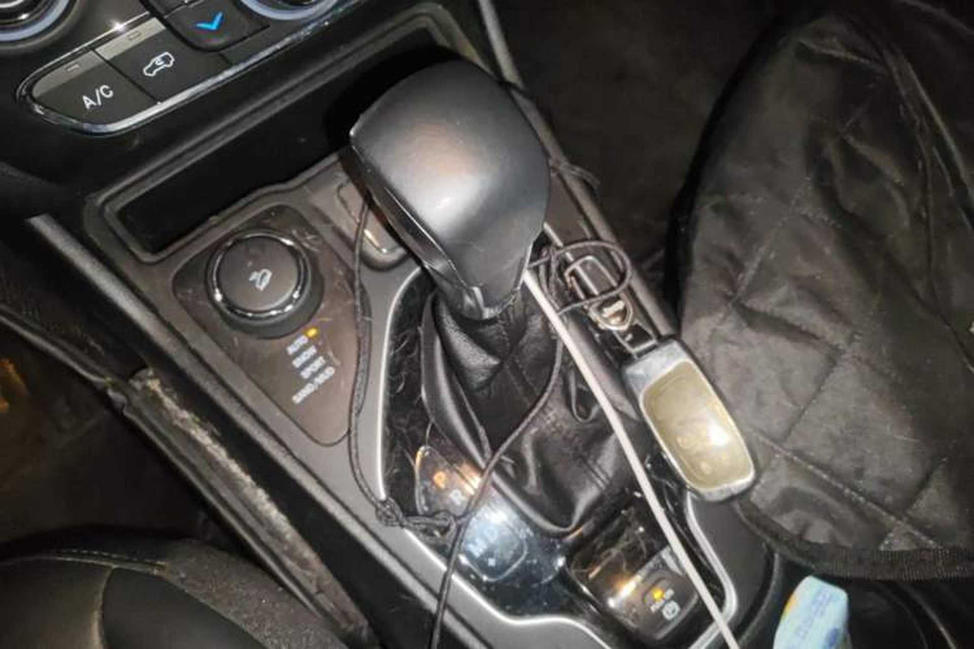 Used Jeep Cherokee 2019 2.0T Four-Wheel Drive Exploration Edition + Autonomous Driving Smart Package China V Gear Lever