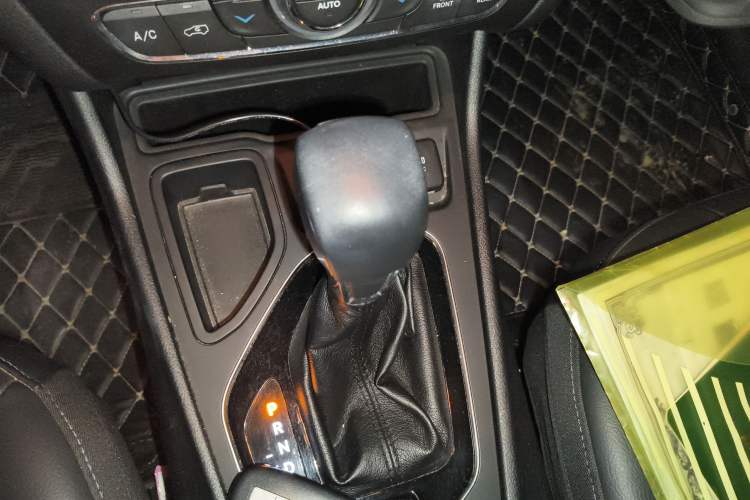 Used Jeep Cherokee 2019 2.0L 2WD Premium Edition China VI Gear Lever