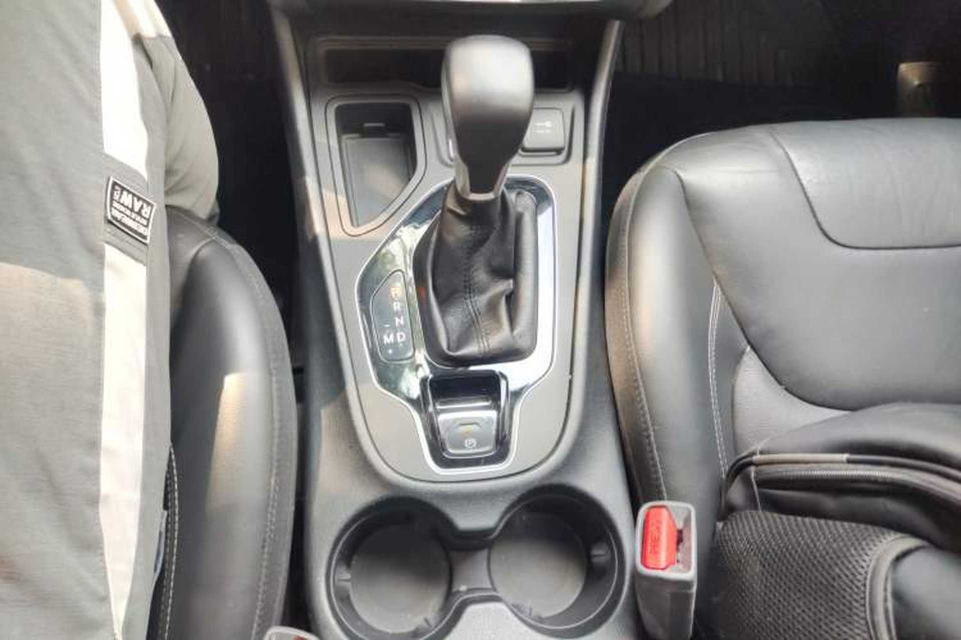 Used Jeep Cherokee 2019 2.0T Two-Wheel Drive Smart Enjoyment Version China VI Gear Lever
