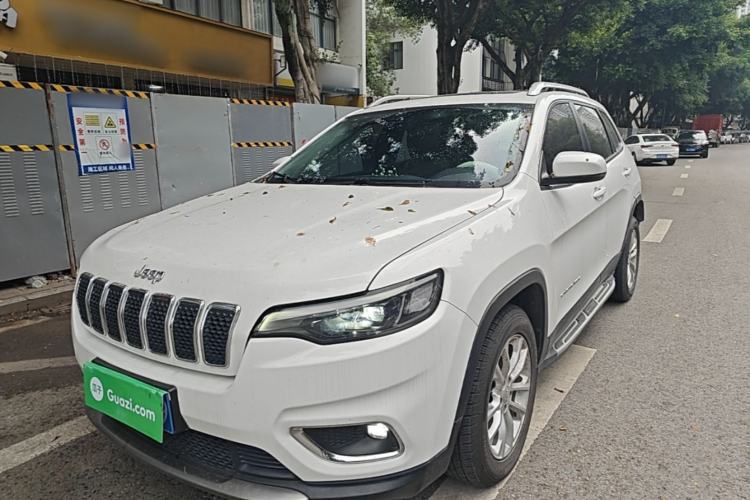 Used Jeep Cherokee 2019 2.0T Two-Wheel Drive Smart Enjoyment Version China V Guazi used car, China used car export, Used car for sale, Used cars, Cheapest cars for sale
