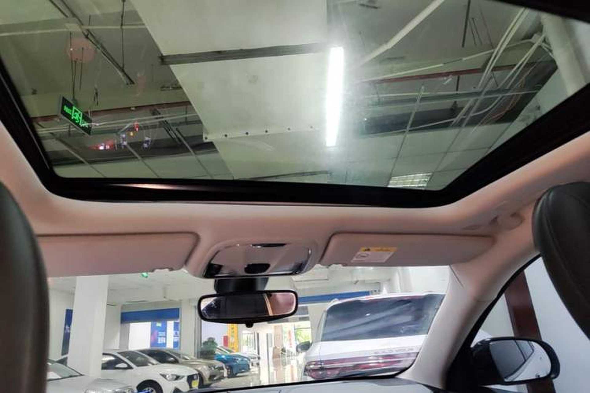 Used Jeep Cherokee 2019 2.0T Two-Wheel Drive Smart Enjoyment Version China V Headliner