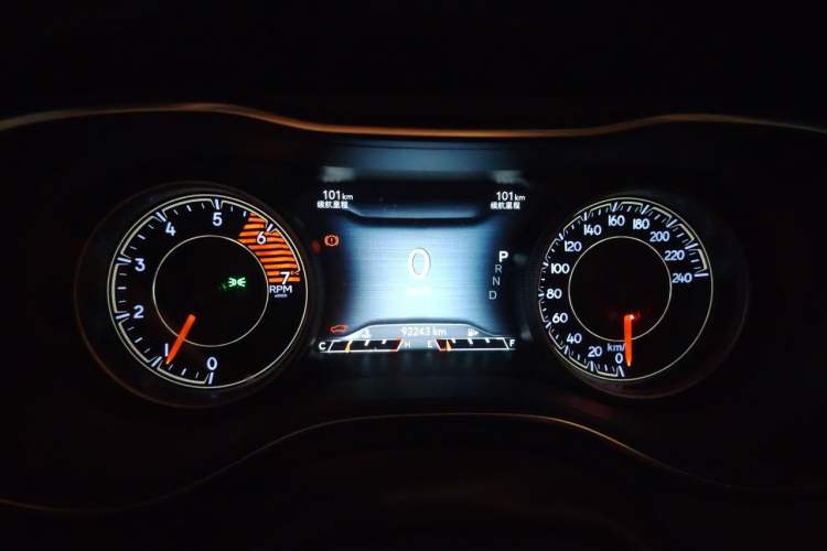 Used Jeep Cherokee 2019 2.0T Two-Wheel Drive Smart Enjoyment Version China VI Instrument Cluster