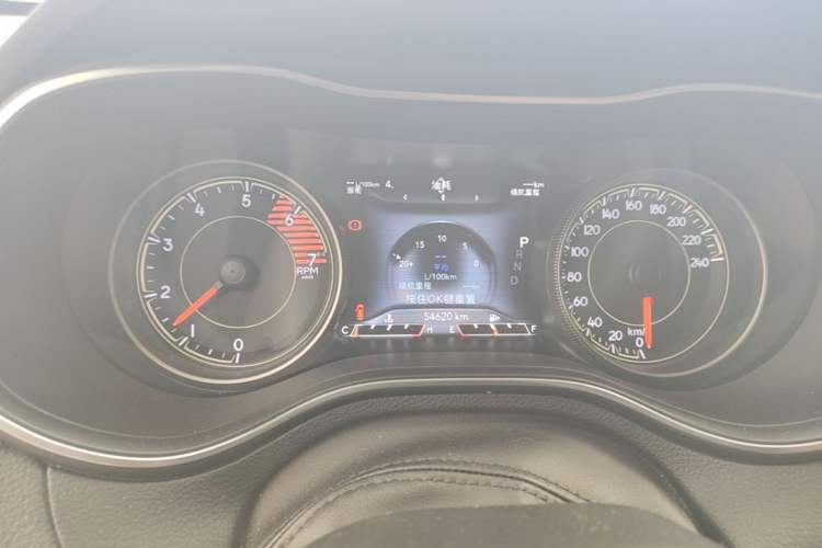 Used Jeep Cherokee 2019 2.0T Four-Wheel Drive Explorer Edition China VI Emission Standard Instrument Cluster