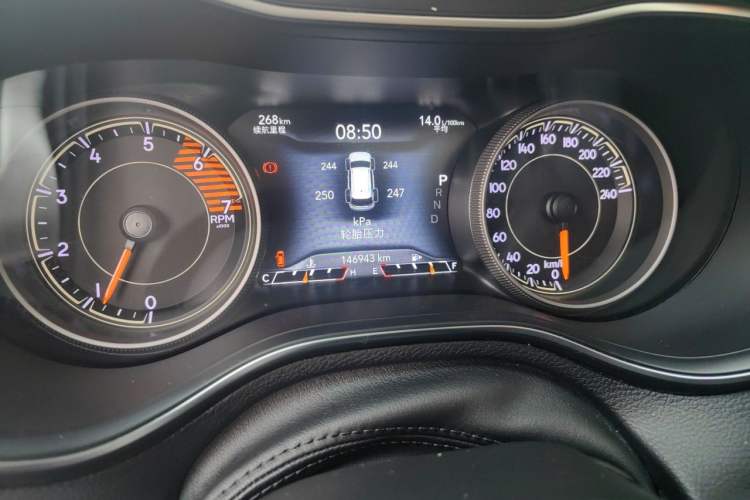 Used Jeep Cherokee 2019 2.0T Four-Wheel Drive All-Round Version China VI Instrument Cluster