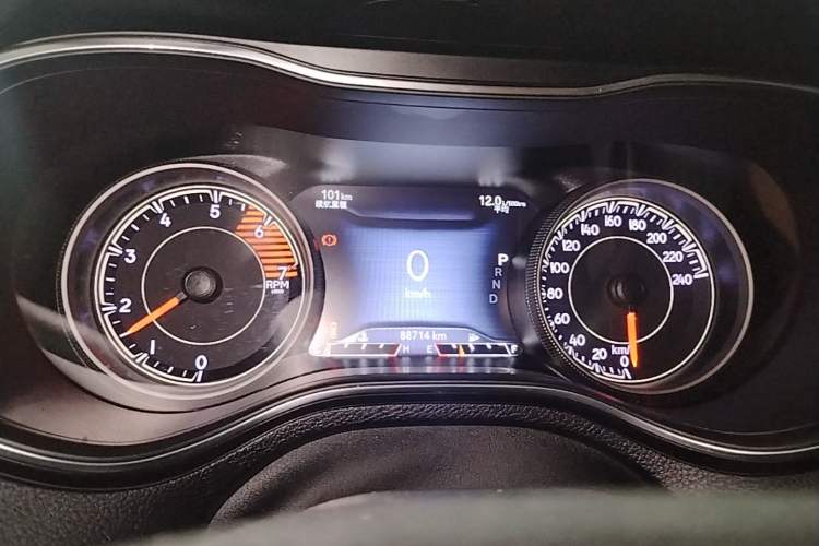 Used Jeep Cherokee 2019 2.0T Two-Wheel Drive Smart Enjoyment Version China V Instrument Cluster