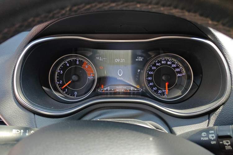 Used Jeep Cherokee 2019 2.0T Two-Wheel Drive Smart Enjoyment Version China VI Instrument Cluster