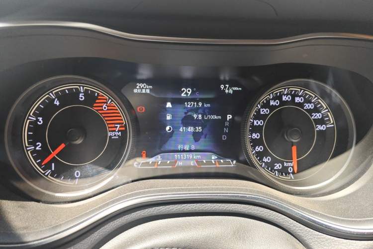 Used Jeep Cherokee 2019 2.0T Four-Wheel Drive Exploration Edition + Autonomous Driving Smart Package China V Instrument Cluster