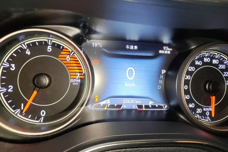 Used Jeep Cherokee 2019 2.0T Two-Wheel Drive Smart Enjoyment Version China VI Instrument Cluster