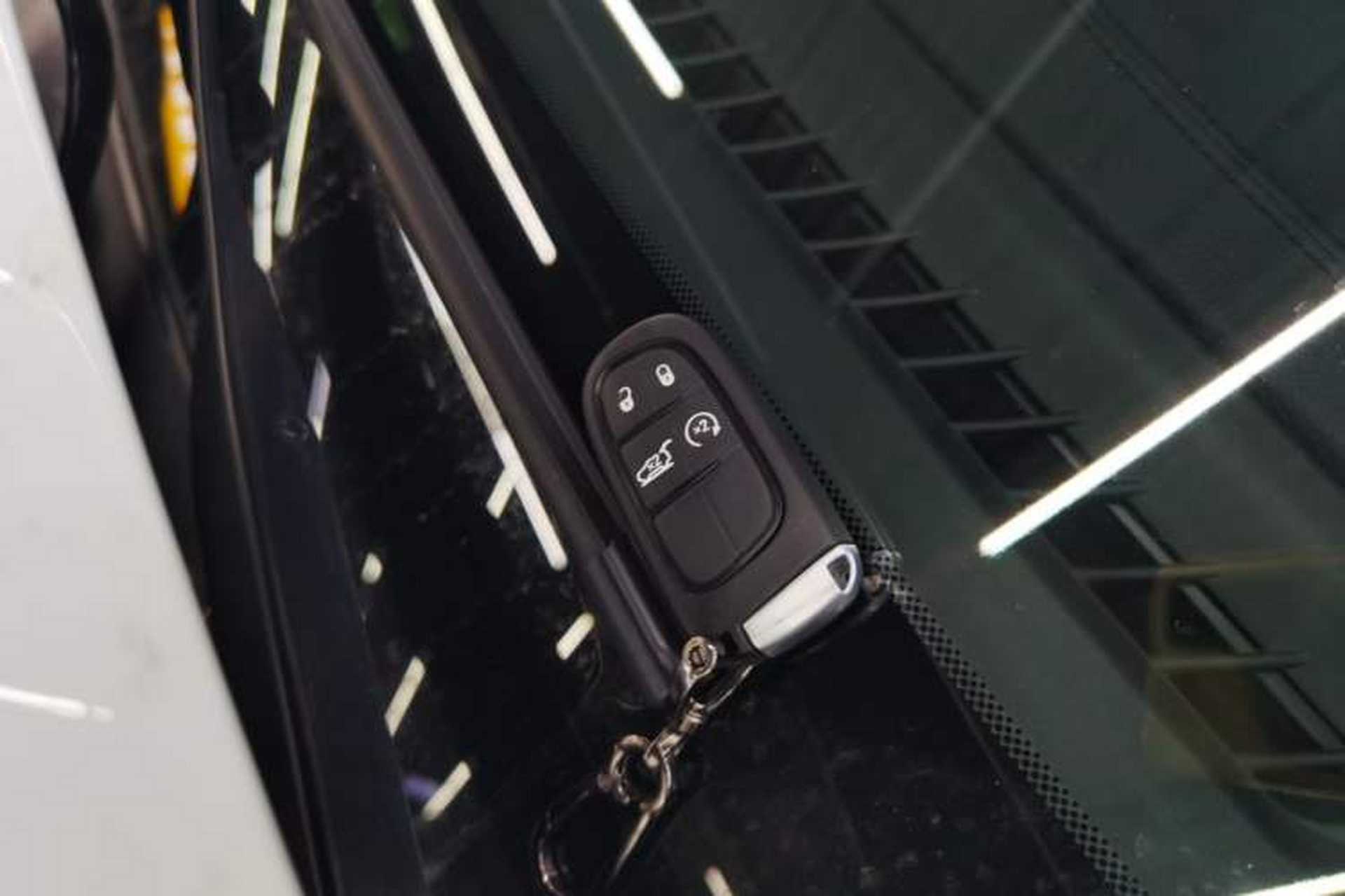 Used Jeep Cherokee 2019 2.0T Four-Wheel Drive Explorer Edition China V Interior 1