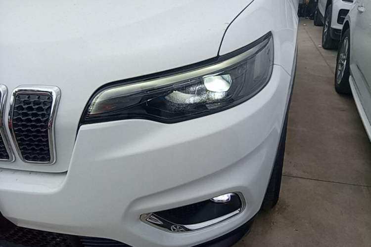 Used Jeep Cherokee 2019 2.0T Two-Wheel Drive Smart Enjoyment Version China VI Left Front Headlight