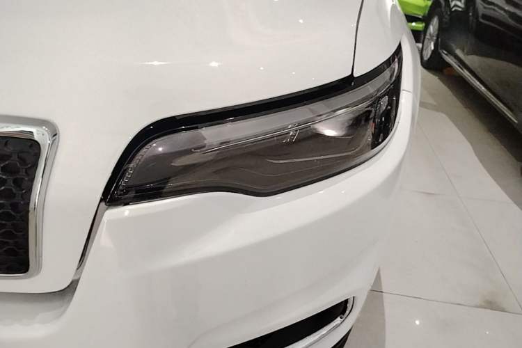 Used Jeep Cherokee 2019 2.0T Two-Wheel Drive Smart Enjoyment Version China V Left Front Headlight