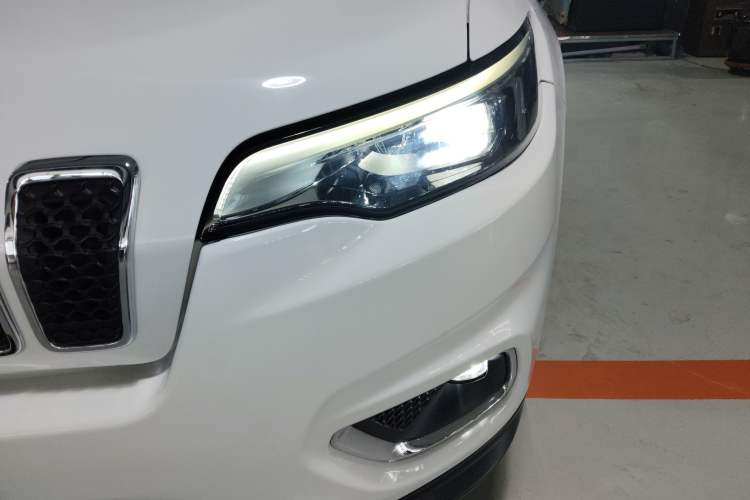 Used Jeep Cherokee 2019 2.0T Two-Wheel Drive Smart Enjoyment Version China V Left Front Headlight