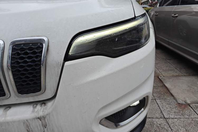 Used Jeep Cherokee 2019 2.0T Two-Wheel Drive Smart Enjoyment Version China V Left Front Headlight
