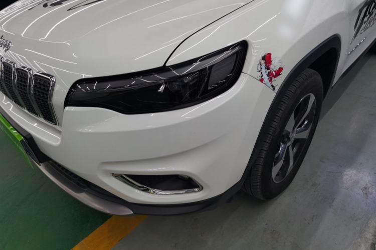 Used Jeep Cherokee 2019 2.0T Four-Wheel Drive Explorer Edition China V Left Front Headlight