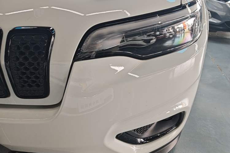 Used Jeep Cherokee 2019 2.0T Four-Wheel Drive Explorer Edition China VI Emission Standard Left Front Headlight