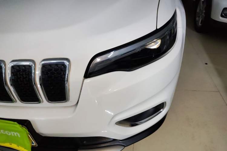 Used Jeep Cherokee 2019 2.0T Two-Wheel Drive Smart Enjoyment Version China VI Left Front Headlight