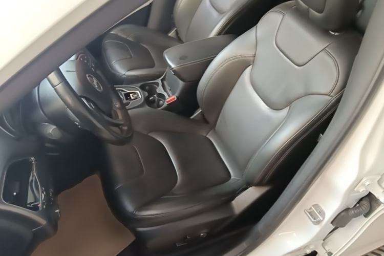 Used Jeep Cherokee 2019 2.0T Four-Wheel Drive Exploration Edition + Autonomous Driving Smart Package China V Left Front Seat