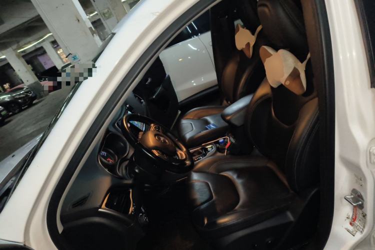 Used Jeep Cherokee 2019 2.0T Two-Wheel Drive Smart Enjoyment Version China VI Left Front Seat
