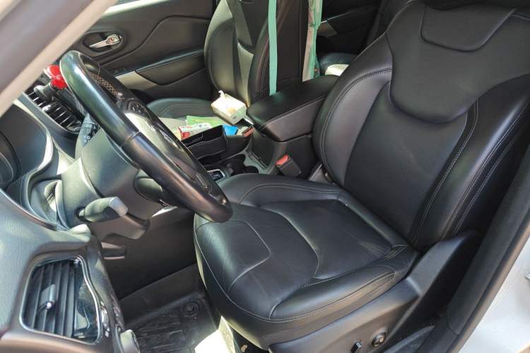 Used Jeep Cherokee 2019 2.0T Two-Wheel Drive Smart Enjoyment Version China VI Left Front Seat