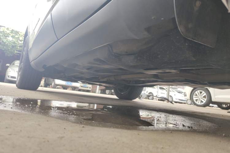 Used Jeep Cherokee 2019 2.0T Four-Wheel Drive Explorer Edition China VI Emission Standard Left Side Sill