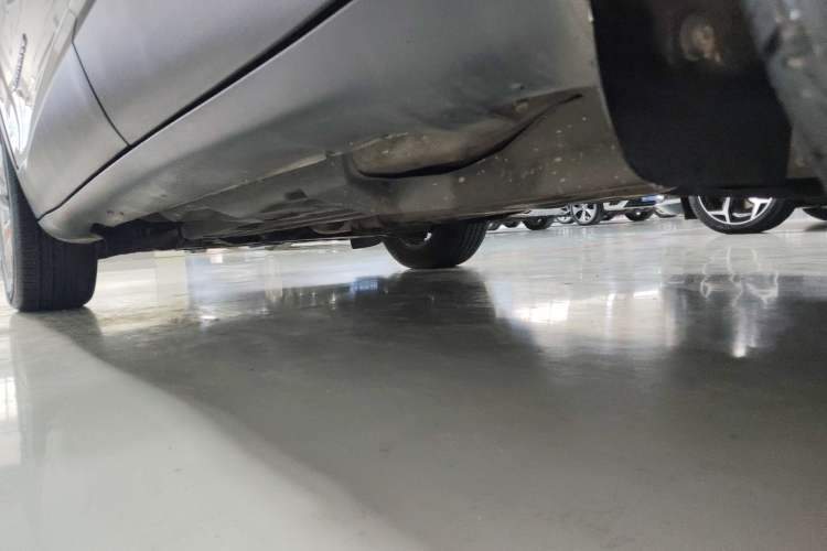 Used Jeep Cherokee 2019 2.0T Two-Wheel Drive Smart Enjoyment Version China V Left Side Sill