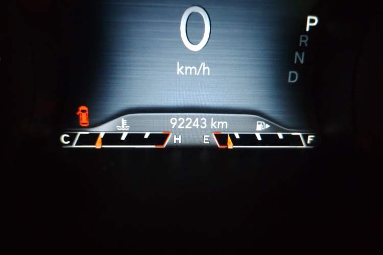 Used Jeep Cherokee 2019 2.0T Two-Wheel Drive Smart Enjoyment Version China VI Odometer Close Up