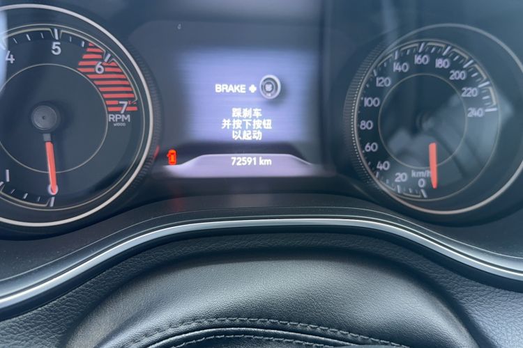 Used Jeep Cherokee 2019 2.0T 2WD Enjoyment Edition China V Odometer Close Up