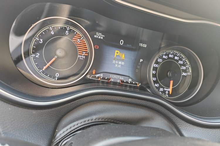 Used Jeep Cherokee 2019 2.0T Four-Wheel Drive Explorer Edition China V Odometer Close Up