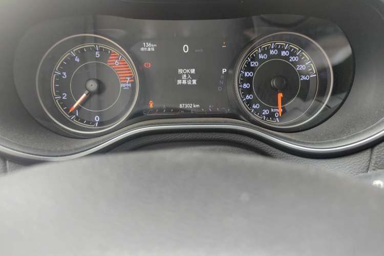 Used Jeep Cherokee 2019 2.0T Two-Wheel Drive Smart Enjoyment Version China VI Odometer Close Up