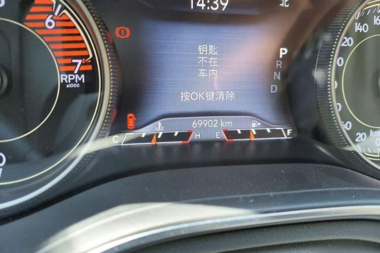 Used Jeep Cherokee 2019 2.0T Two-Wheel Drive Smart Enjoyment Version China VI Odometer Close Up