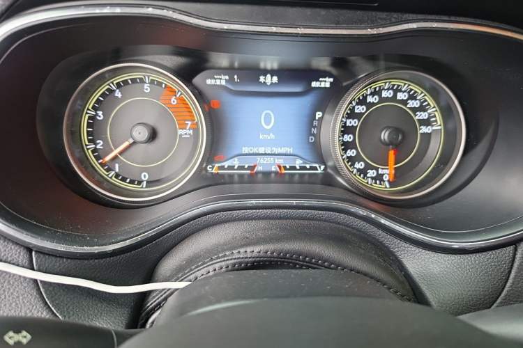 Used Jeep Cherokee 2019 2.0T Two-Wheel Drive Smart Enjoyment Version China V Odometer Close Up