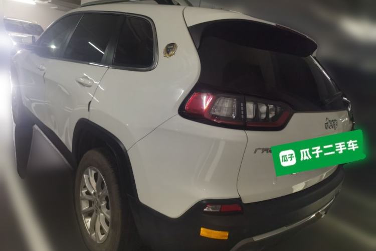 Used Jeep Cherokee 2019 2.0T Two-Wheel Drive Smart Enjoyment Version China VI Rear