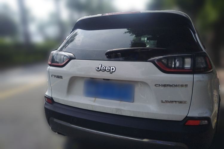 Used Jeep Cherokee 2019 2.0T Two-Wheel Drive Smart Enjoyment Version China VI Rear