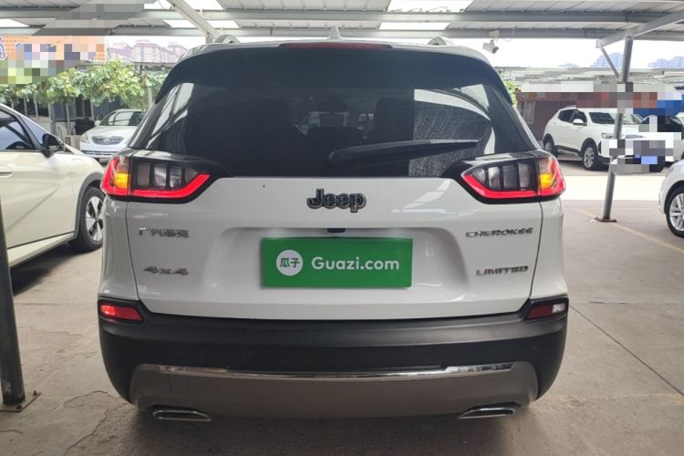 Used Jeep Cherokee 2019 2.0T Four-Wheel Drive Explorer Edition China VI Emission Standard Rear