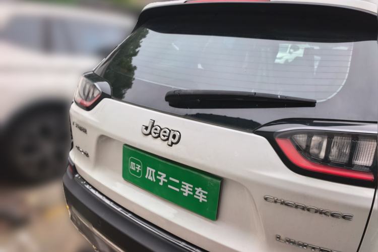 Used Jeep Cherokee 2019 2.0T Four-Wheel Drive Explorer Edition China VI Emission Standard Rear