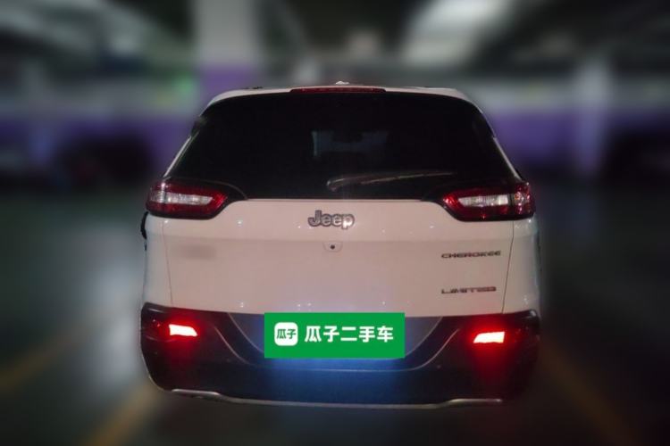 Used Jeep Cherokee 2019 2.0L Two-Wheel Drive Standard Edition China V Rear