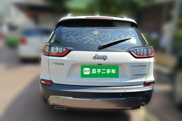 Used Jeep Cherokee 2019 2.0T Two-Wheel Drive Smart Enjoyment Version China VI Rear