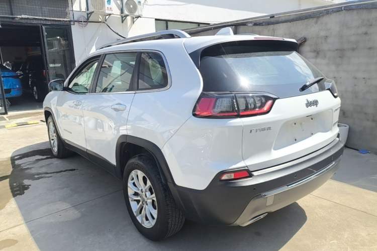 Used Jeep Cherokee 2019 2.0T Two-Wheel Drive Smart Enjoyment Version China VI Rear Left 45 Deg
