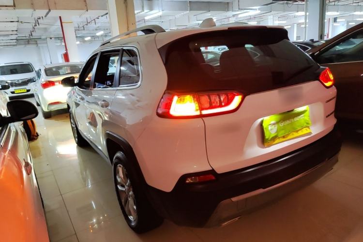 Used Jeep Cherokee 2019 2.0T Two-Wheel Drive Smart Enjoyment Version China VI Rear Left 45 Deg