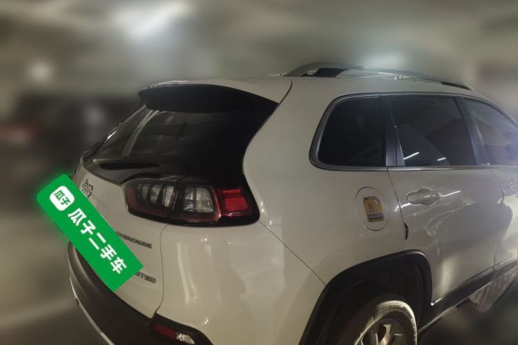 Used Jeep Cherokee 2019 2.0T Two-Wheel Drive Smart Enjoyment Version China VI Rear Right 45 Deg